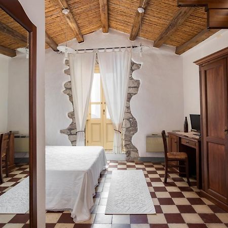 Locanda Di Corte 博萨 外观 照片