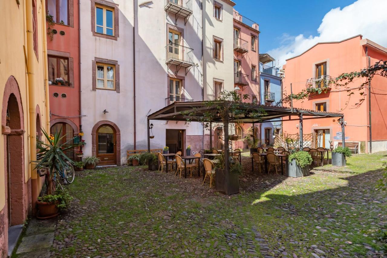 Locanda Di Corte 博萨 外观 照片