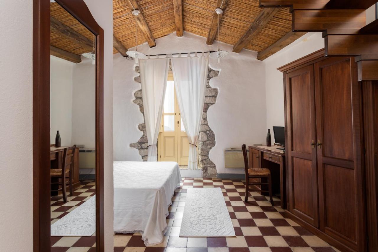 Locanda Di Corte 博萨 外观 照片