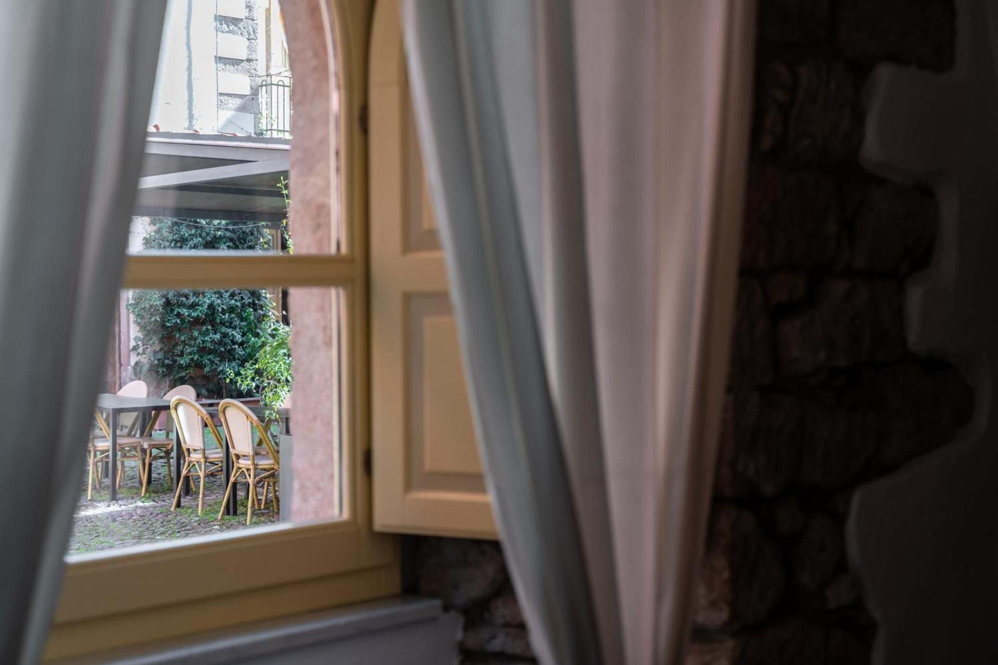 Locanda Di Corte 博萨 外观 照片
